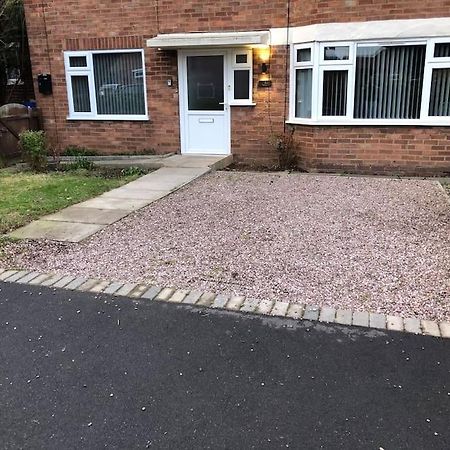 Entire 2 Bed Modern Apartment Nantwich Exterior photo